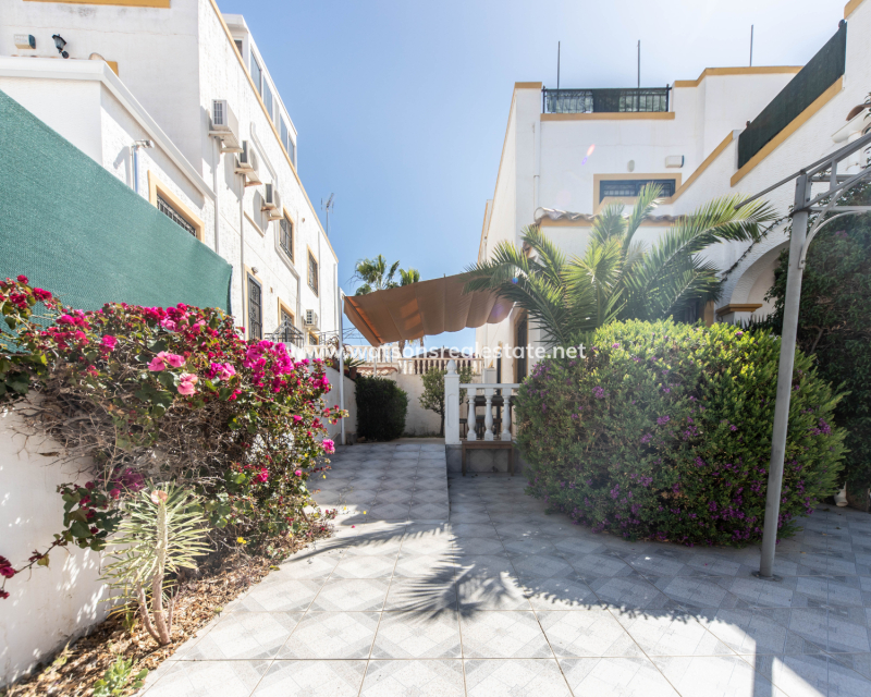 Resale - Quad - Urb. La Marina