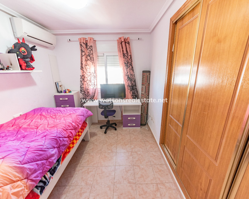 Resale - Quad - Urb. La Marina
