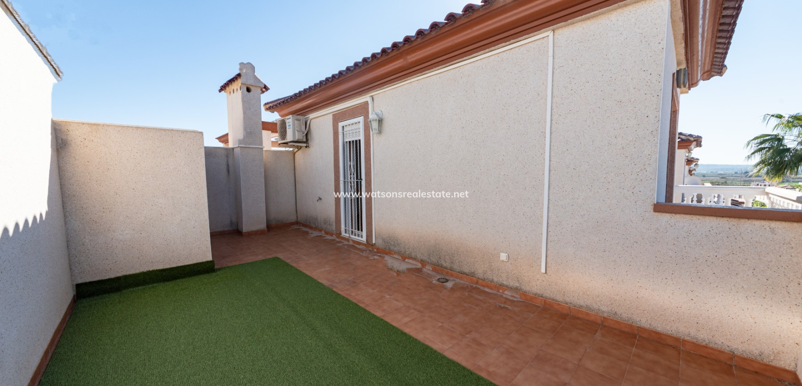 Resale - Quad - Urb. La Marina