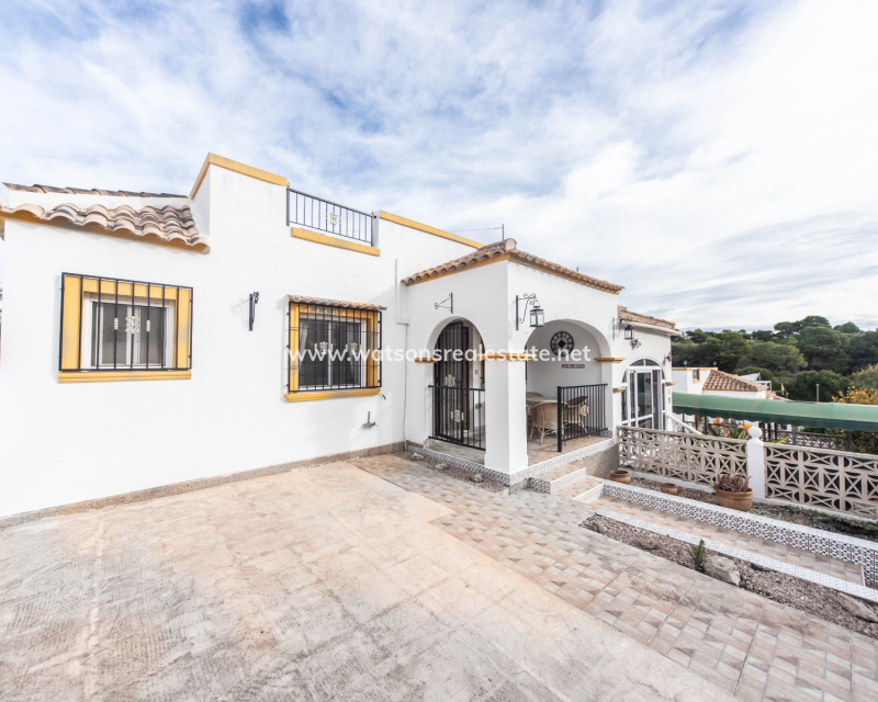 Resale - Quad - Urb. La Marina