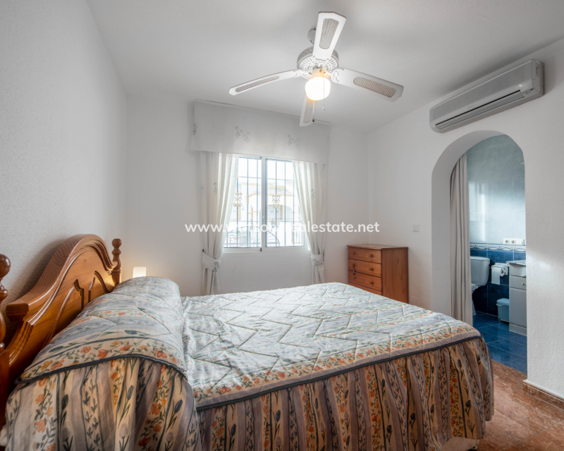 Resale - Quad - Urb. La Marina