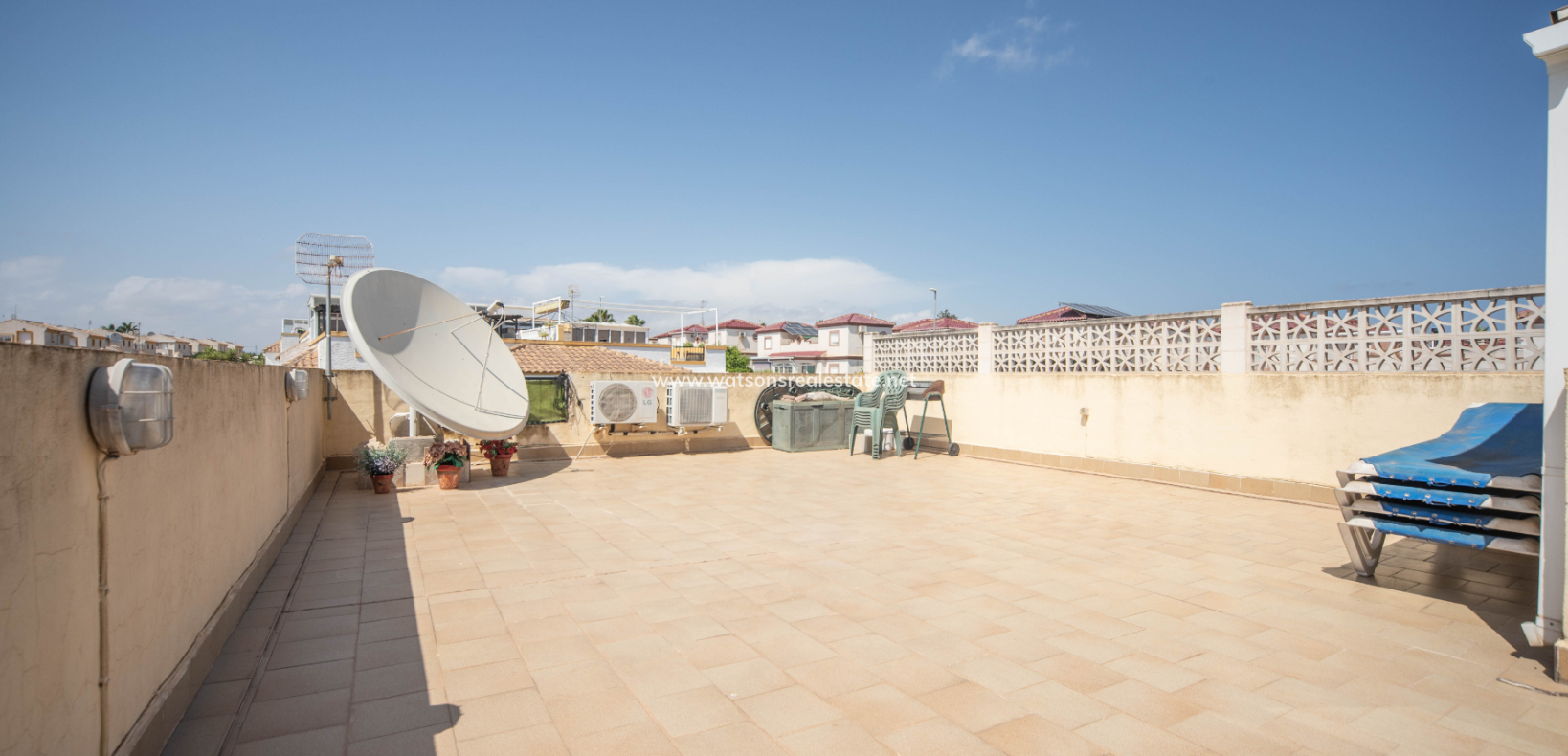 Resale - Quad - Urb. La Marina