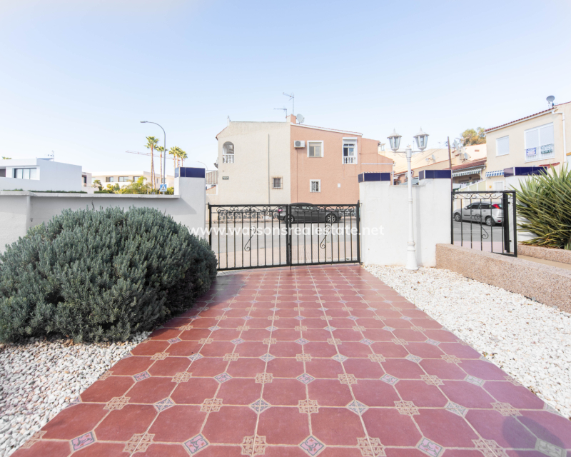 Resale - Quad - Urb. La Marina