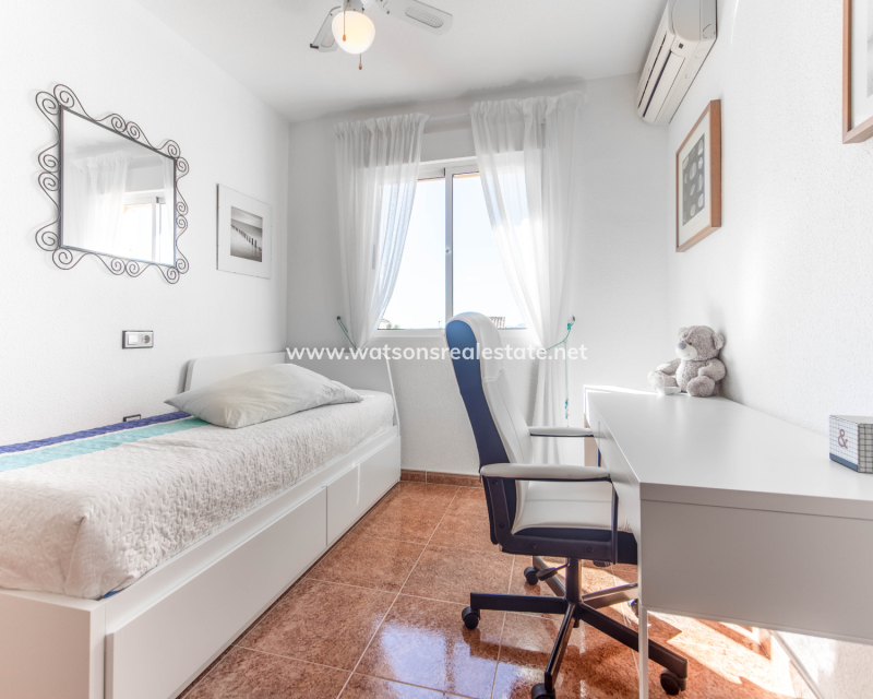 Resale - Quad - Urb. La Marina