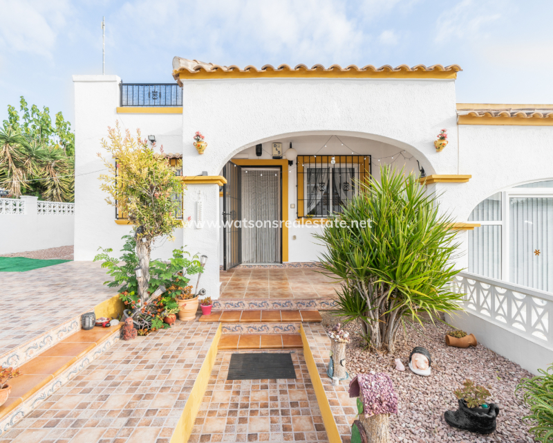 Resale - Quad - Urb. La Marina