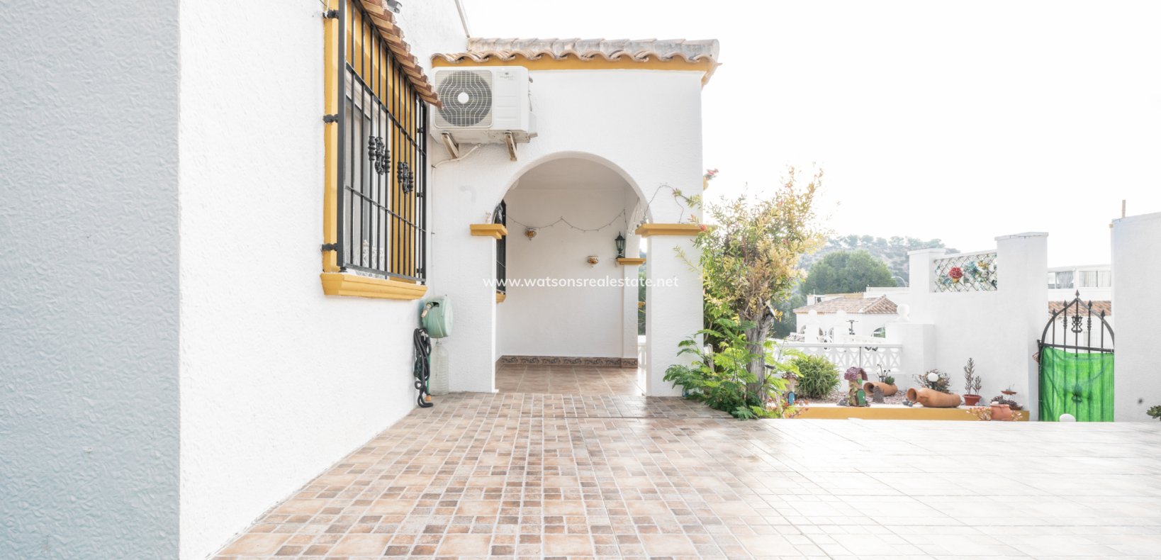 Resale - Quad - Urb. La Marina