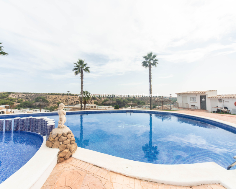 Resale - Quad - Urb. La Marina