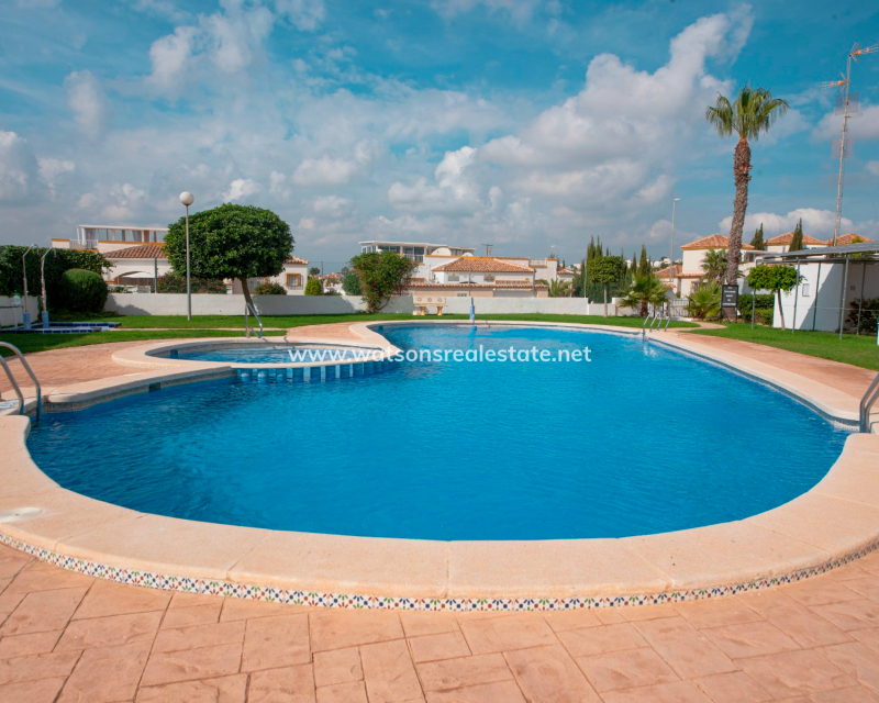 Resale - Quad - Urb. La Marina