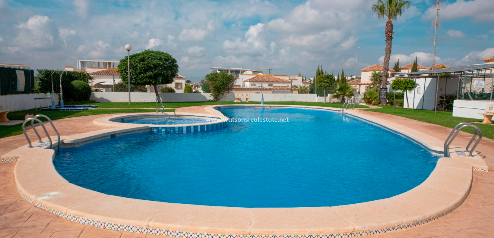 Resale - Quad - Urb. La Marina