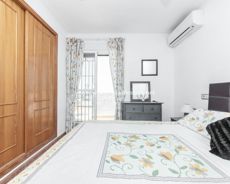 Resale - Quad - Urb. La Marina