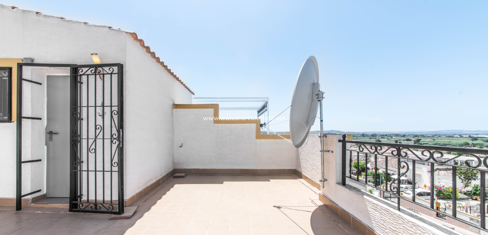 Resale - Quad - Urb. La Marina