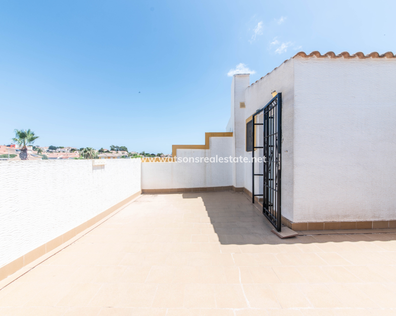 Resale - Quad - Urb. La Marina