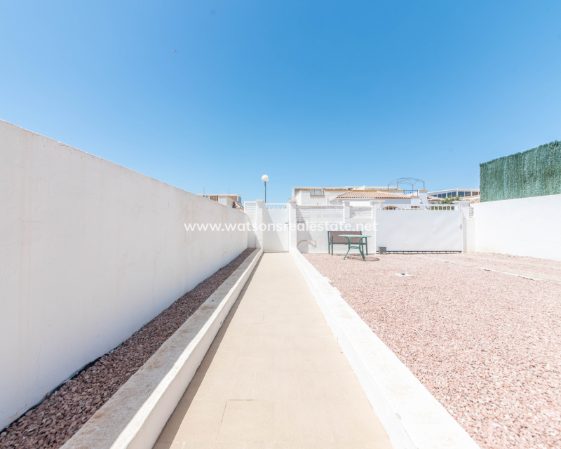 Resale - Quad - Urb. La Marina