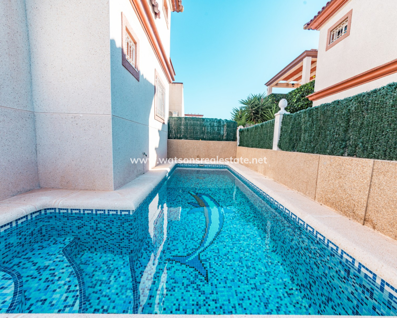 Resale - Quad - Urb. La Marina