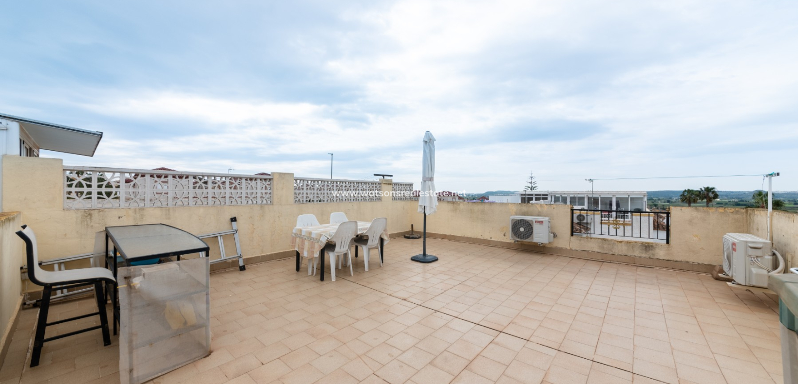 Resale - Quad - Urb. La Marina