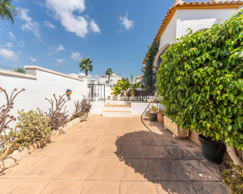 Resale - Quad - Urb. La Marina