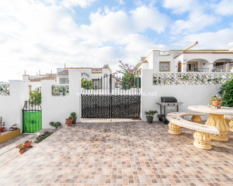 Resale - Quad - Urb. La Marina