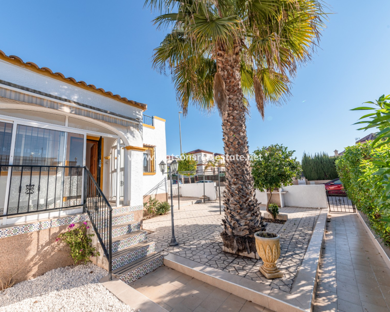 Resale - Quad - Urb. La Marina