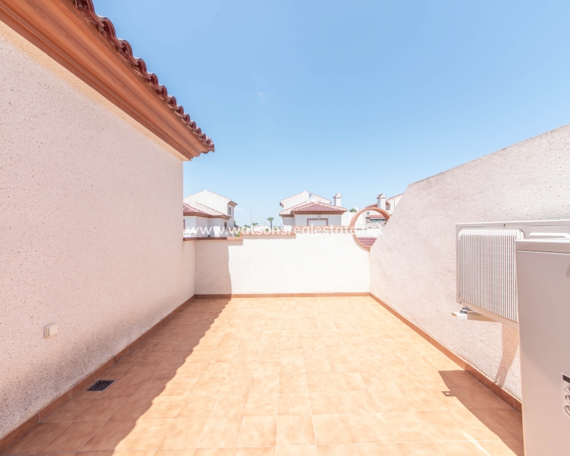 Resale - Quad - Urb. La Marina