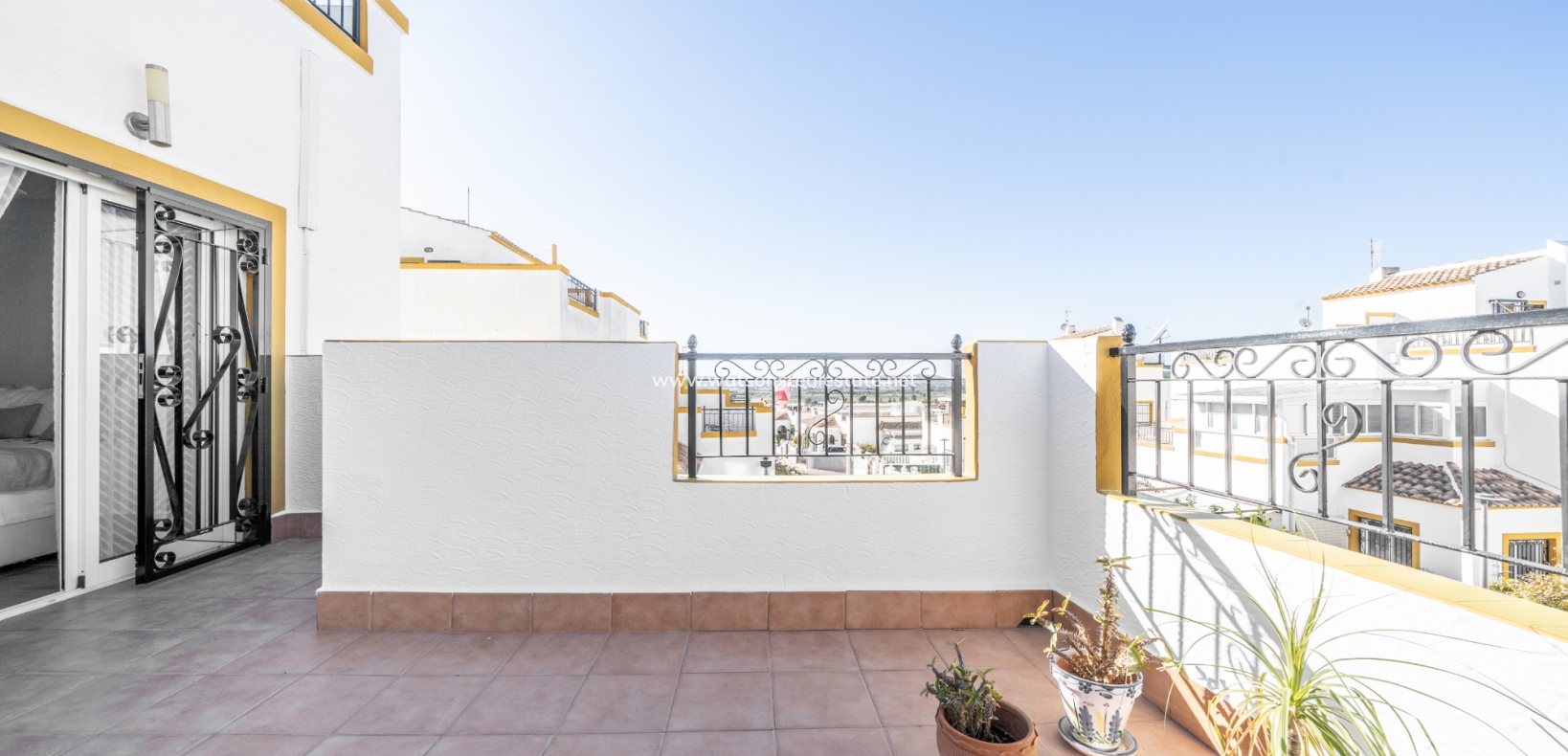 Resale - Quad - Urb. La Marina