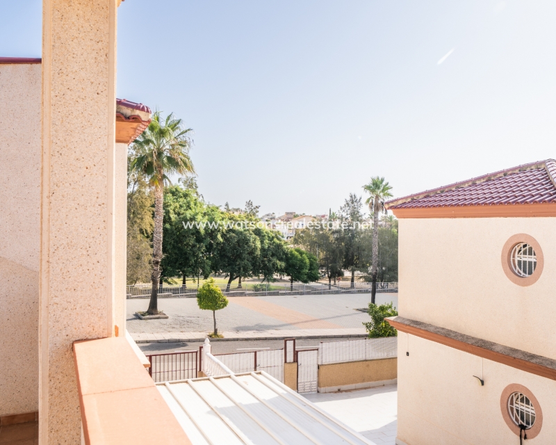 Resale - Quad - Urb. La Marina