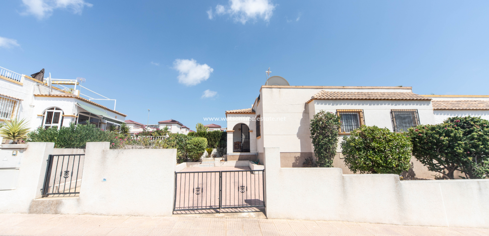 Resale - Quad - Urb. La Marina