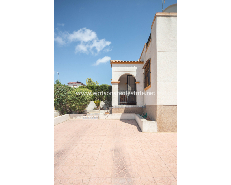Resale - Quad - Urb. La Marina