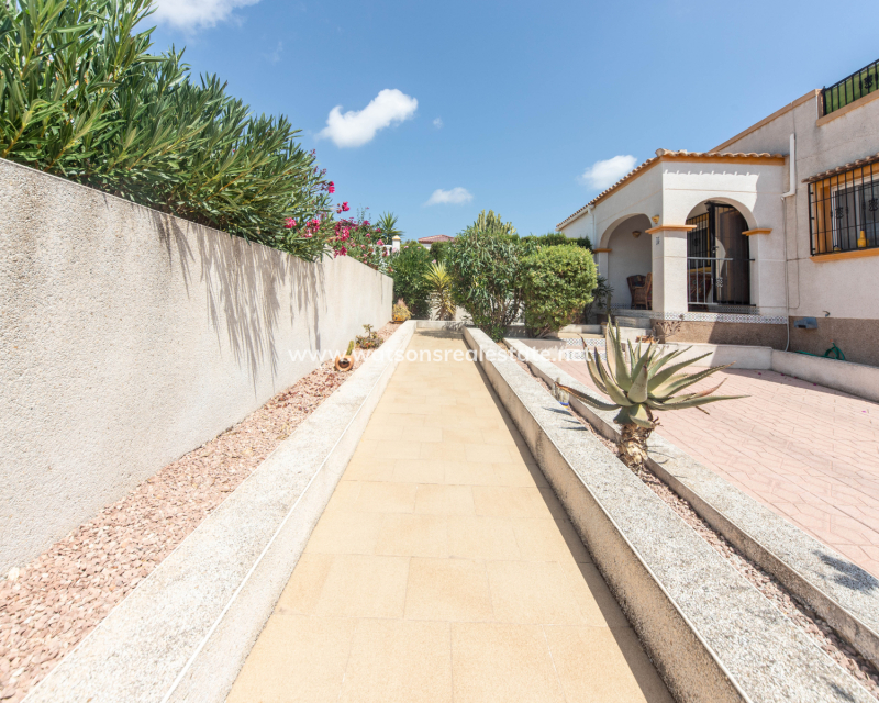 Resale - Quad - Urb. La Marina