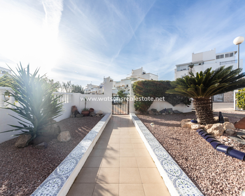 Resale - Quad - Urb. La Marina