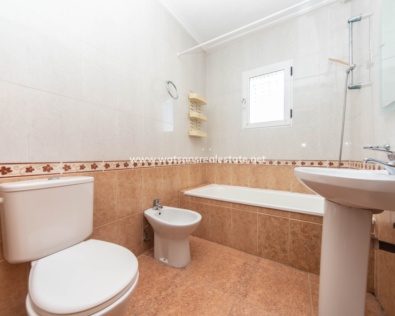 Resale - Quad - Urb. La Marina