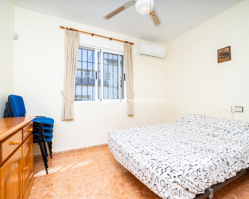 Resale - Quad - Urb. La Marina