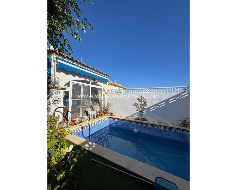 Resale - Quad - Urb. La Marina