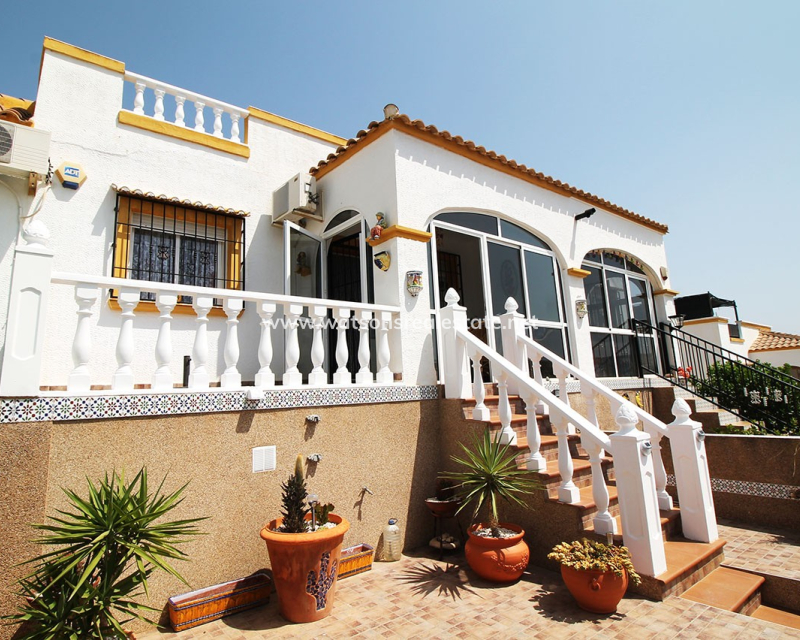Resale - Quad - Urb. La Marina