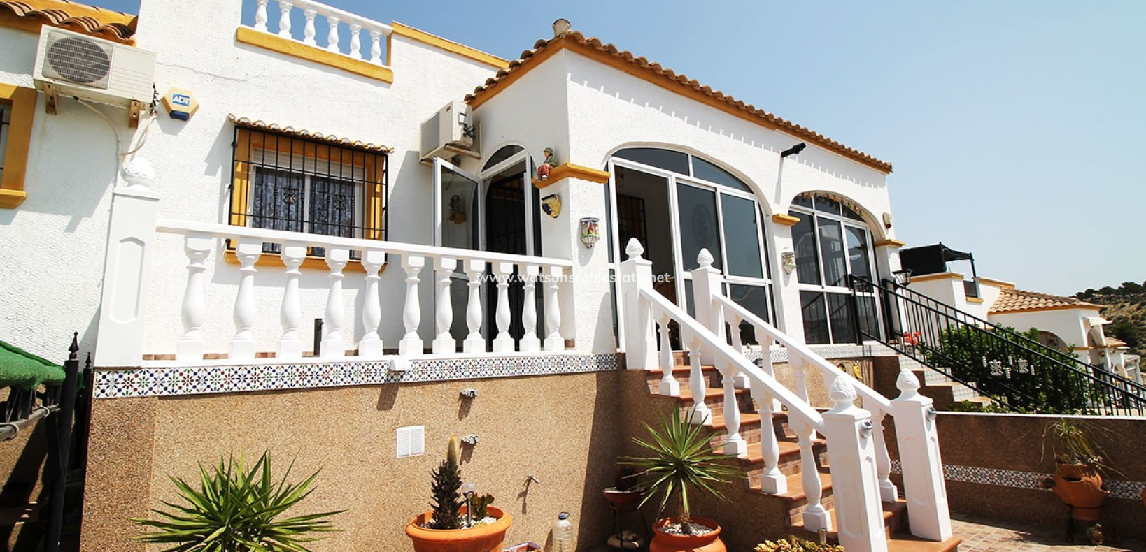 Resale - Quad - Urb. La Marina
