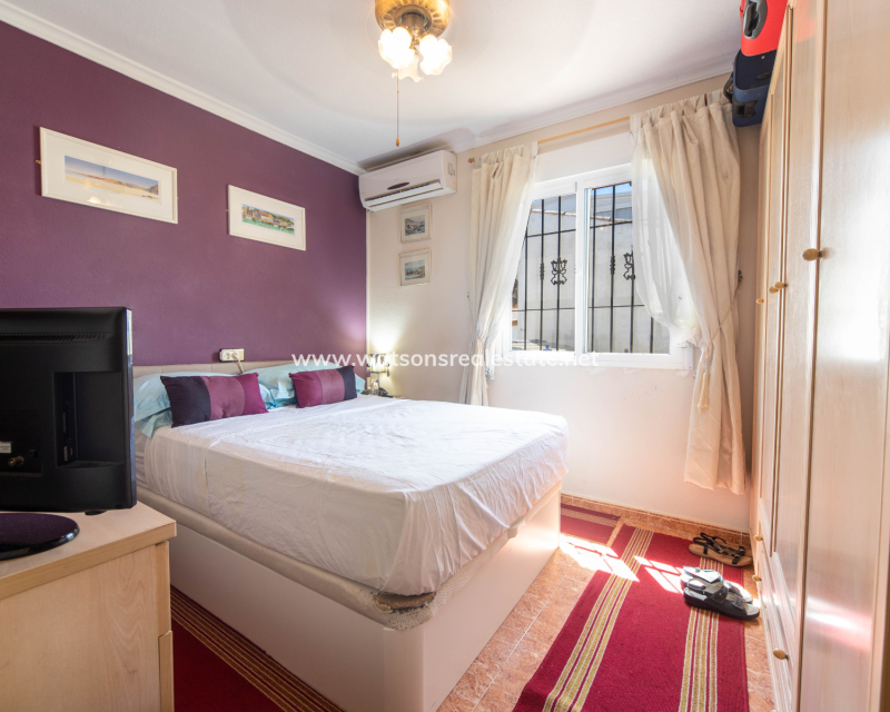 Resale - Quad - Urb. La Marina