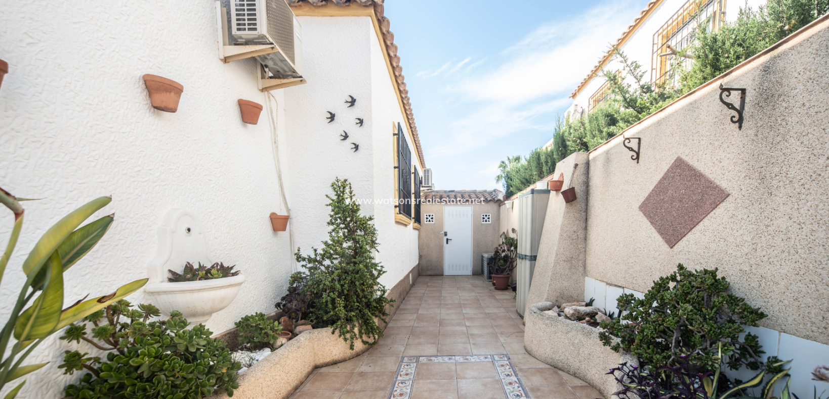 Resale - Quad - Urb. La Marina