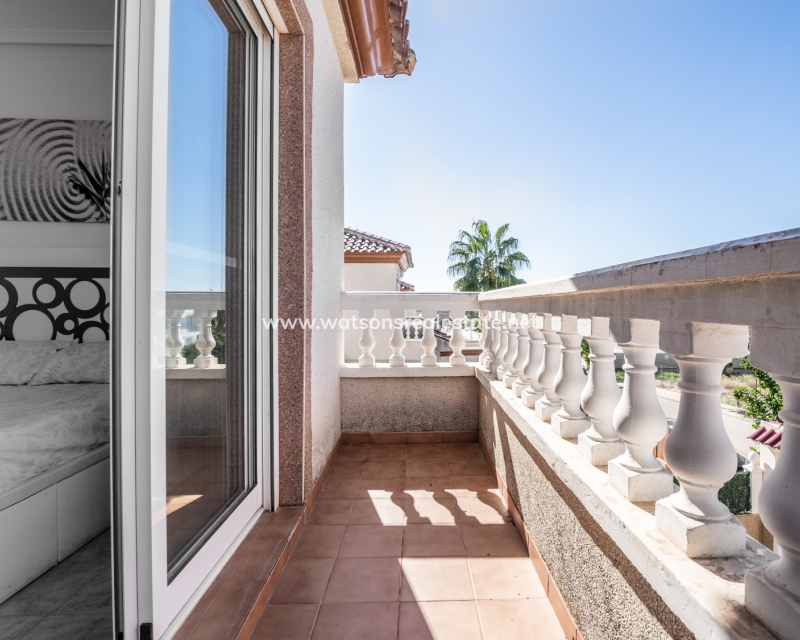 Resale - Quad - Urb. La Marina