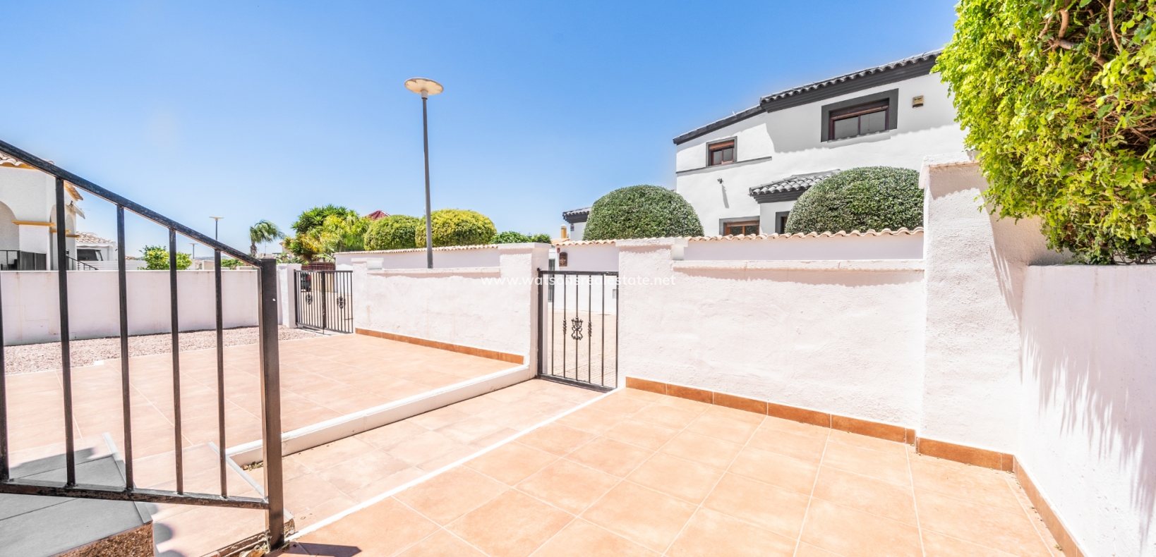 Resale - Quad - Urb. La Marina