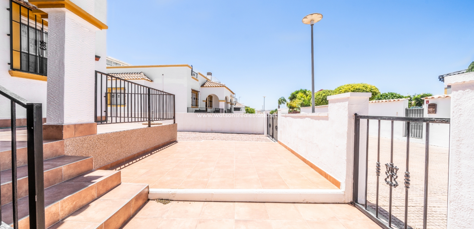 Resale - Quad - Urb. La Marina