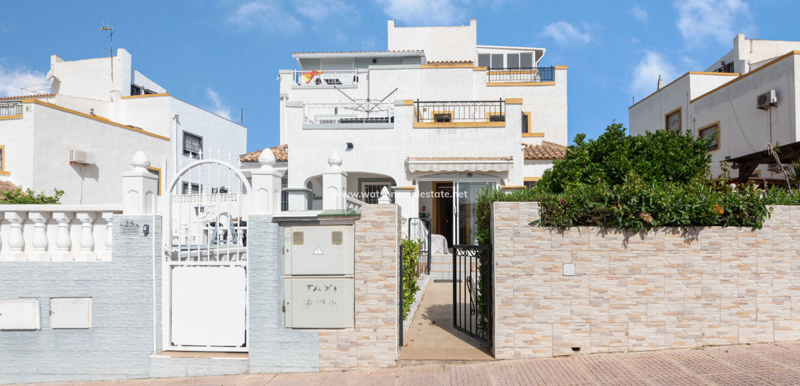 Resale - Quad - Urb. La Marina