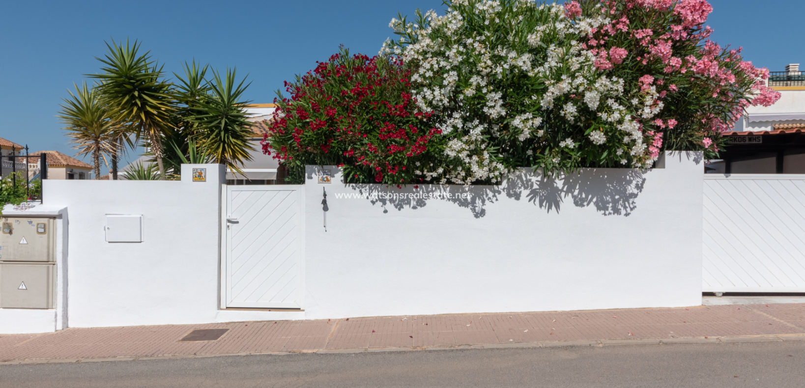Resale - Quad - Urb. La Marina