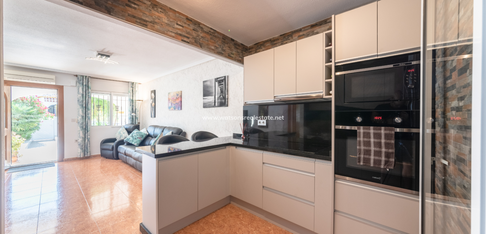 Resale - Quad - Urb. La Marina