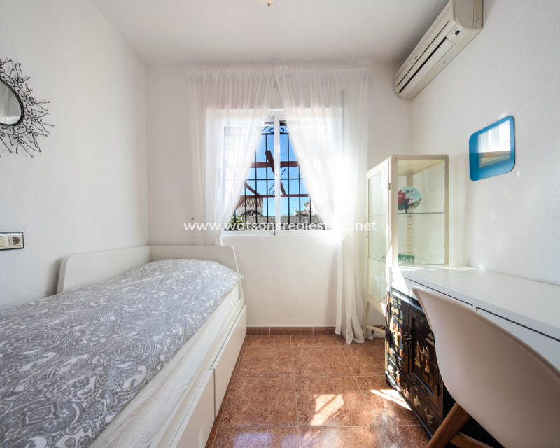 Resale - Quad - Urb. La Marina