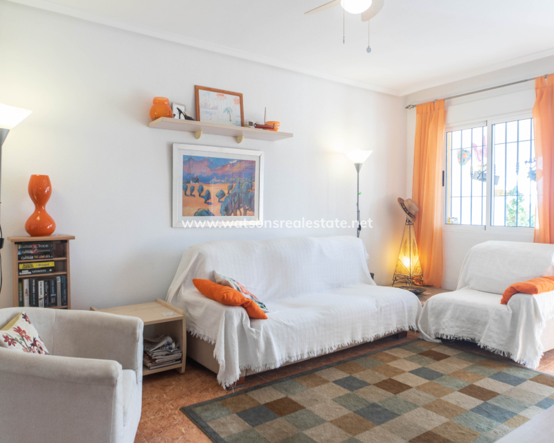 Resale - Quad - Urb. La Marina