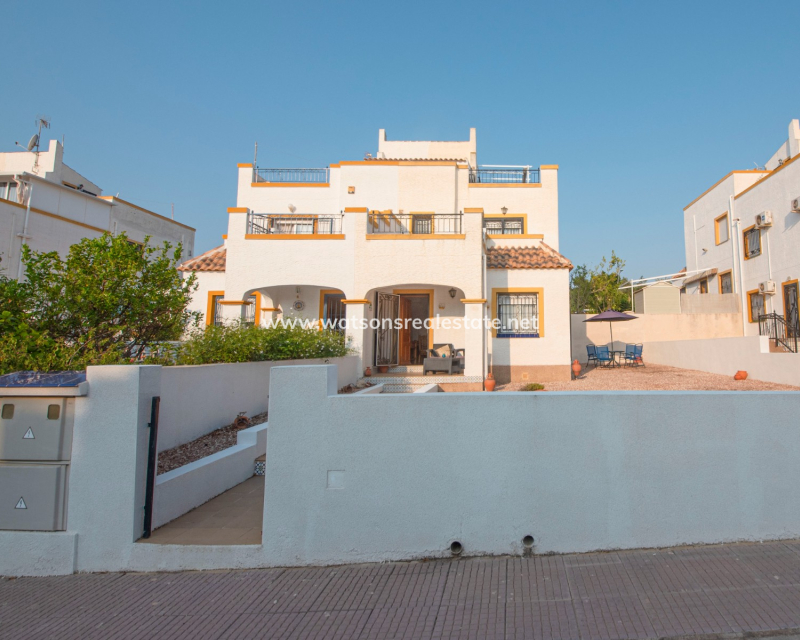 Resale - Quad - Urb. La Marina