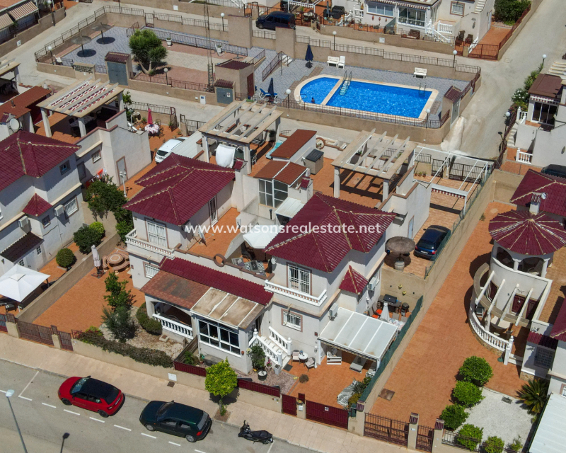 Resale - Quad - Urb. La Marina