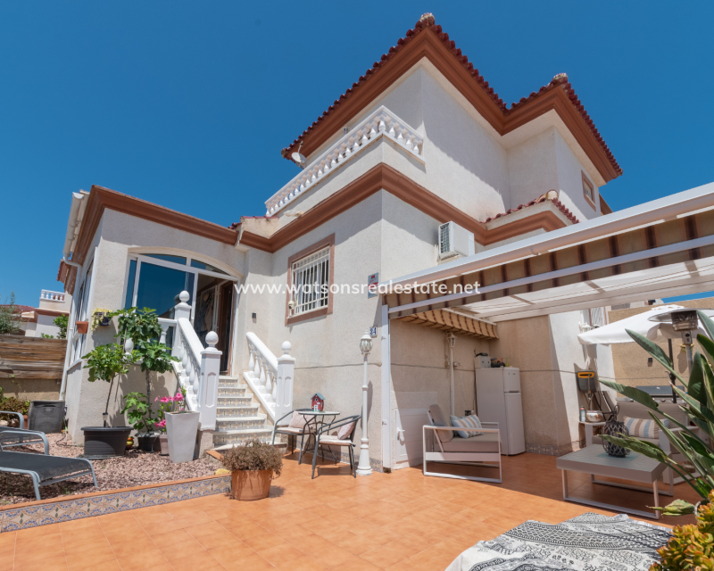 Resale - Quad - Urb. La Marina