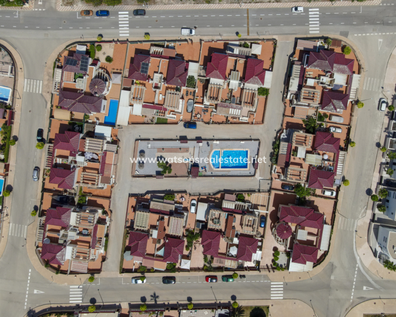 Resale - Quad - Urb. La Marina