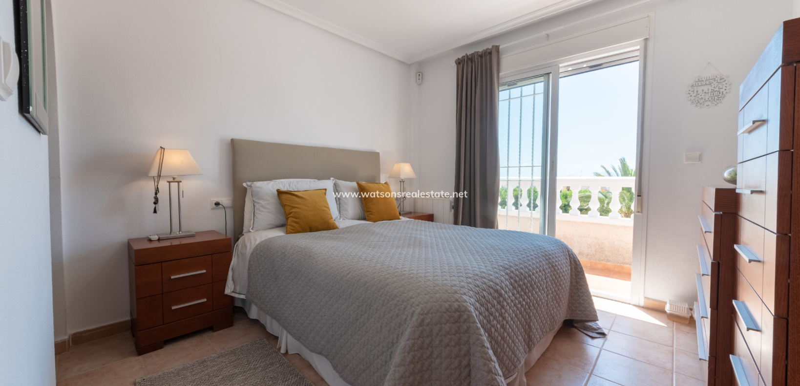 Resale - Quad - Urb. La Marina