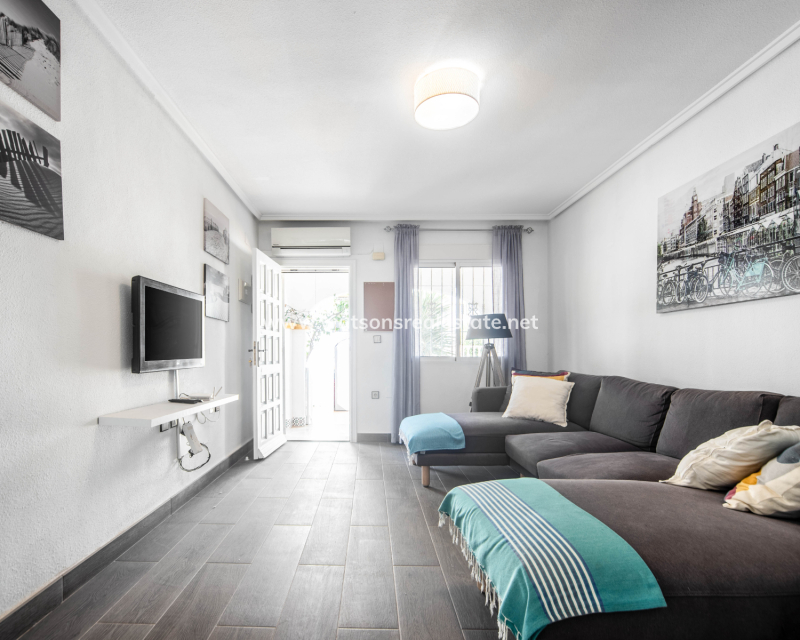 Resale - Quad - Urb. La Marina